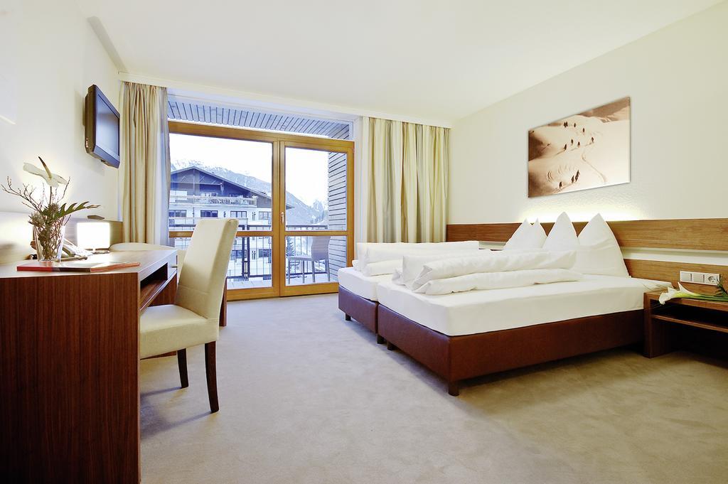 Hotel Rundeck Sankt Anton am Arlberg Rum bild